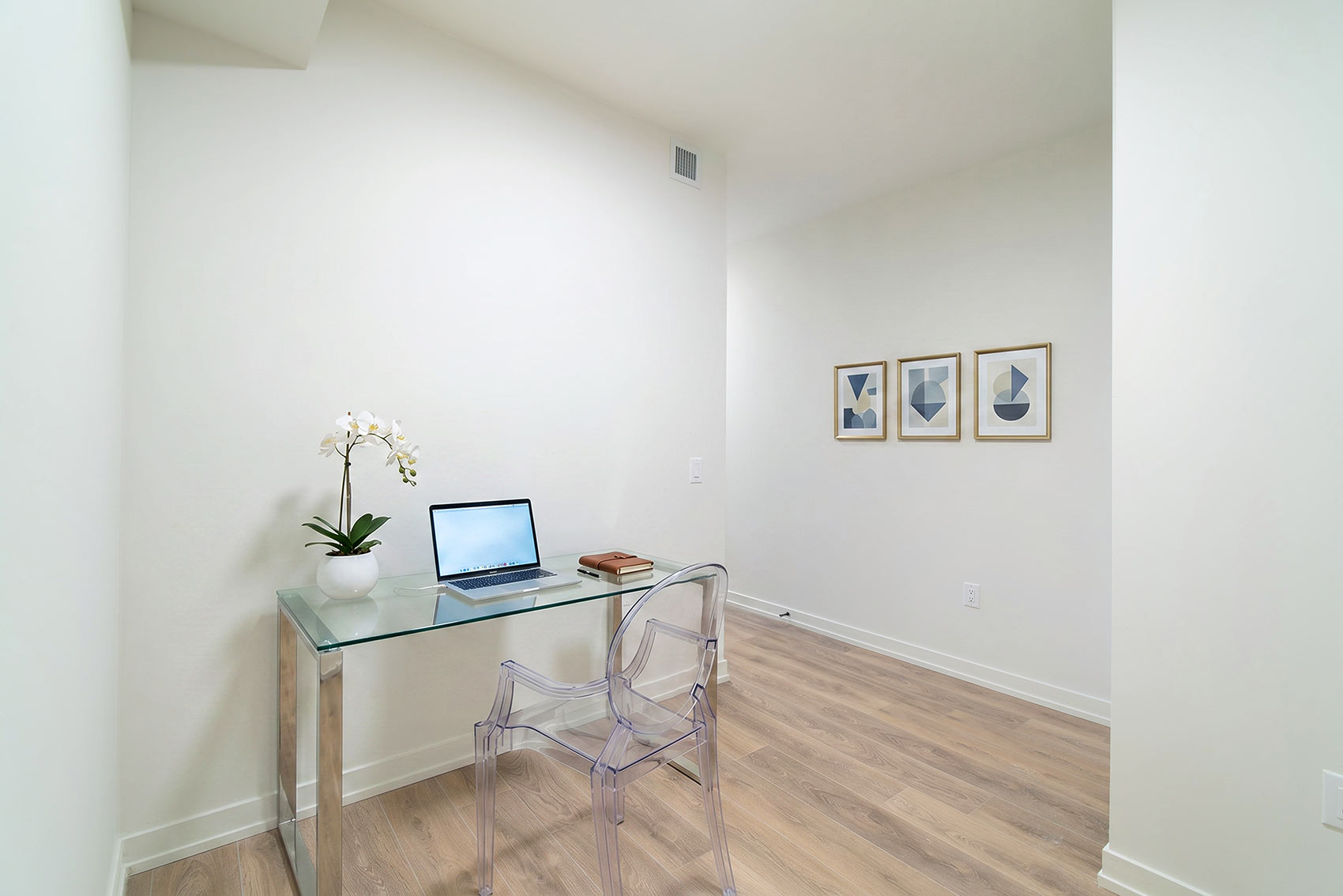 029 Virtually Staged as a Work From Home Space