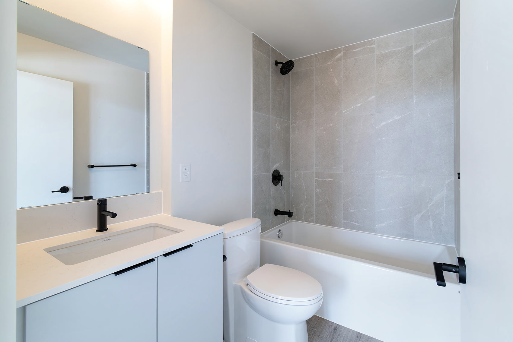 032 Inside the Ensuite