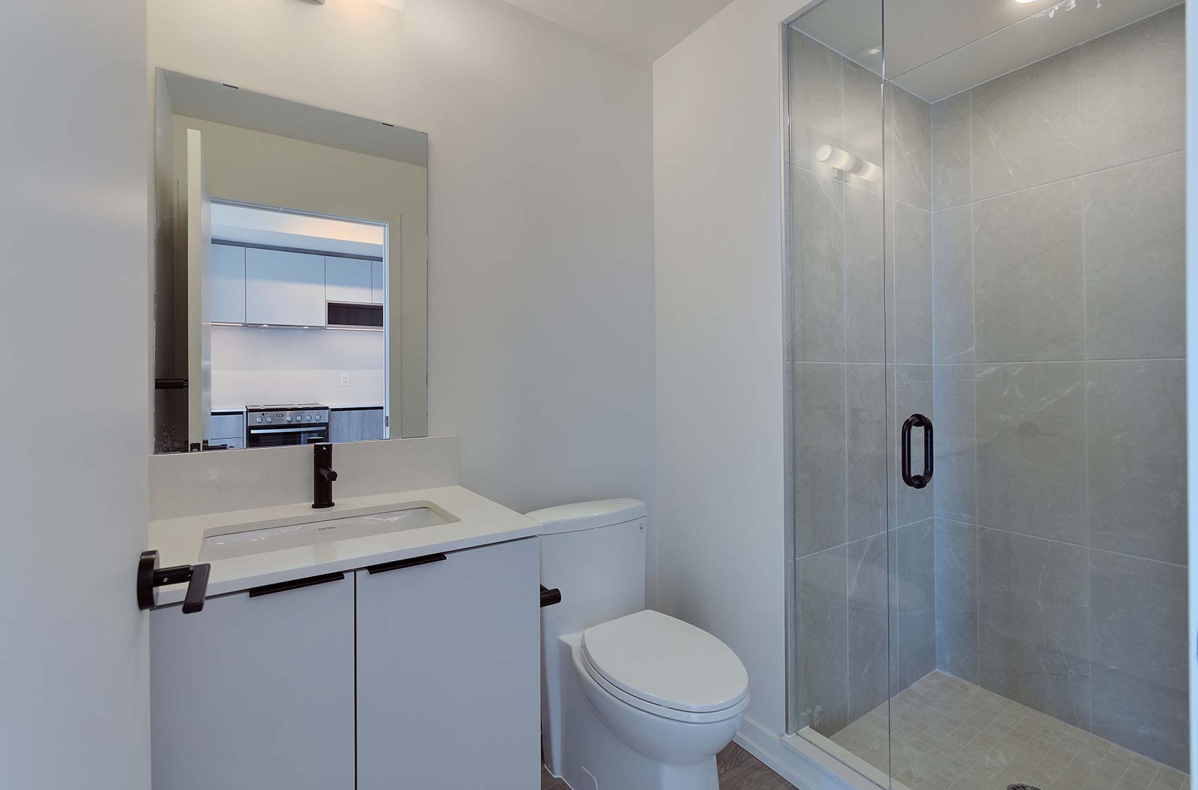 House 1005 of Assembly 2nd bathroon 1005